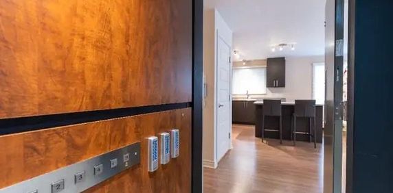 5 1/2 ascenseur privé, dispo juin-juillet - Photo 2