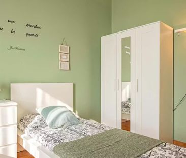 Viale Giovanni da Cermenate, Milan, Lombardy 20141 - Photo 1