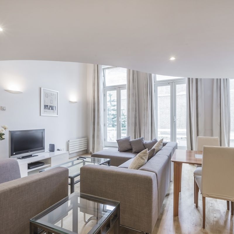 1 bedroom flat to rent - Photo 1