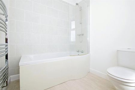 3 bedroom detached house to rent - Photo 4