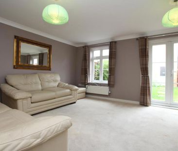 A modern three bedroom home offered on a part-furnsihed basis from ... - Photo 1