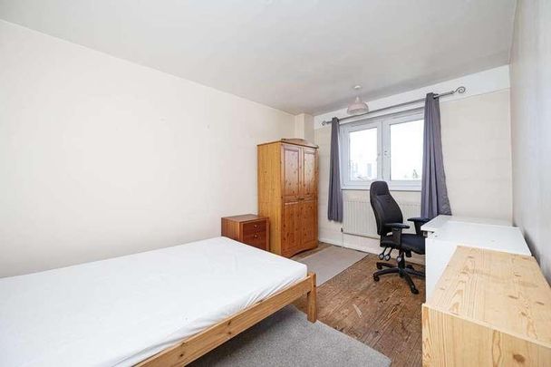 Cambridge Heath Road, Bethnal Green, E1 - Photo 1