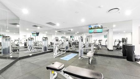 Fully Furnished Luxury 2-Bedroom Apartment in Zetland - Photo 4