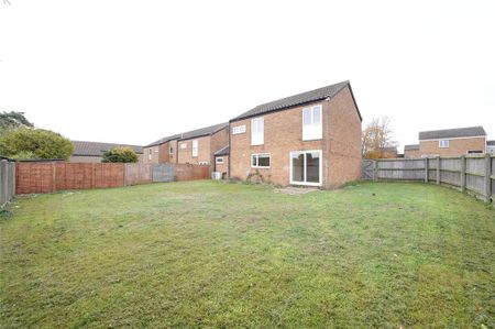 4 bedroom end of terrace house to rent - Photo 4