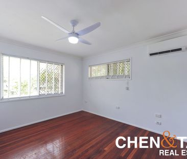 Spacious Family Home with Pool, Multiple Living Areas & Exceptional... - Photo 4