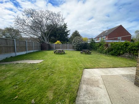 Luton Avenue, Broadstairs Kent CT10 2DH - Photo 5