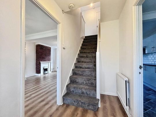 3 bedroom terraced house to rent - Photo 1