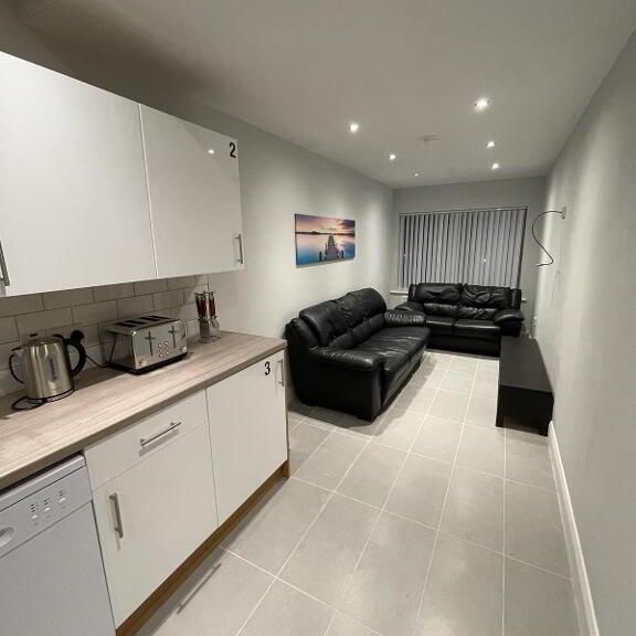 951 Upper Newtownards Road, Belfast, BT16 1RL - Photo 1