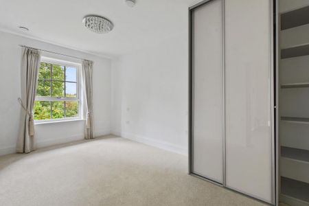 2 bedroom retirement property to rent - Photo 5