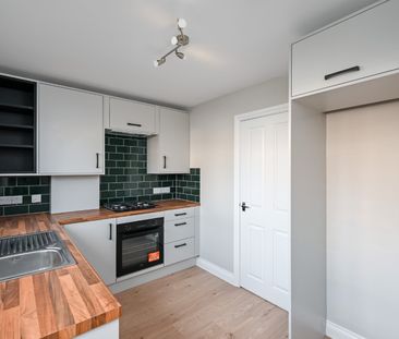2 bedroom semi-detached house to rent - Photo 5
