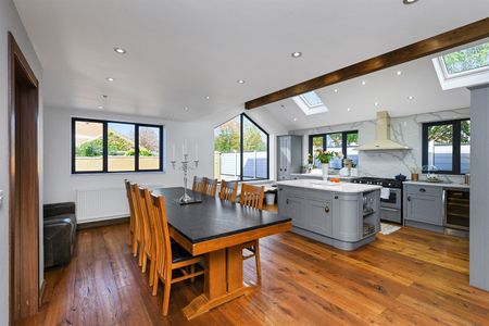 Overstrand Close, NG5 - Photo 3