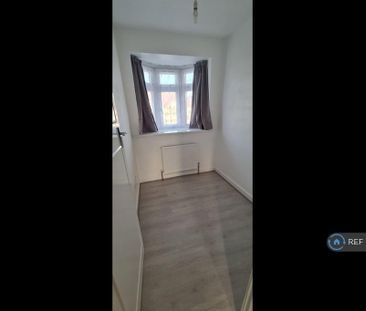 4 bedroom terraced house to rent - Photo 4