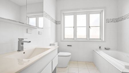 Neat Two Bedroom Family Home in Prime Punchbowl Location - Photo 2