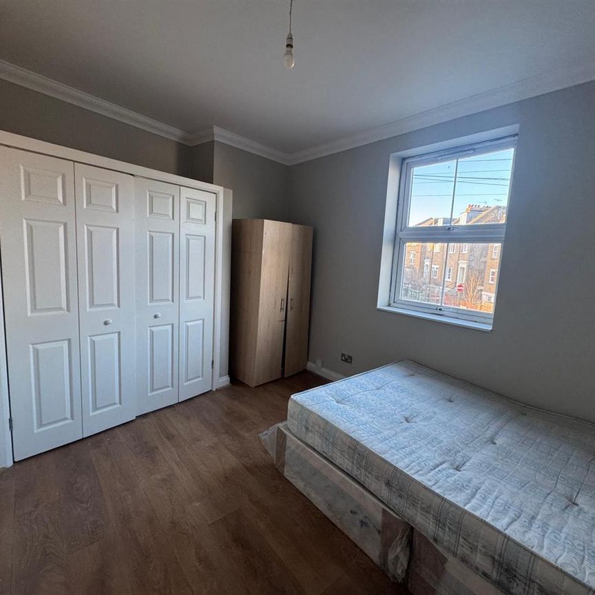 Knowles Hill Crescent, Hither Green, London SE13 - Photo 1