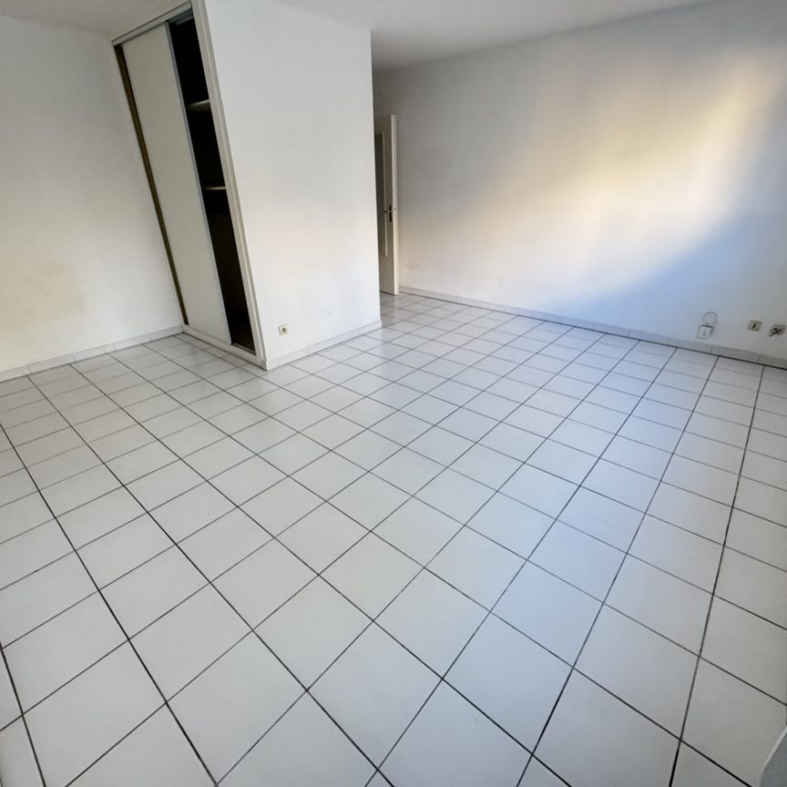 Beaux-Arts - Studio - 32,71m² - Photo 1