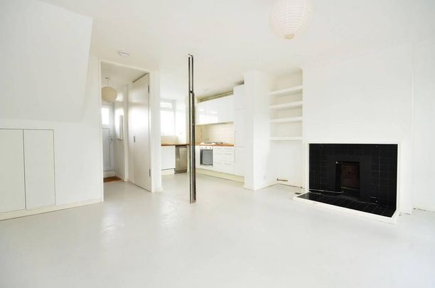 3 bedroom flat to rent - Photo 1