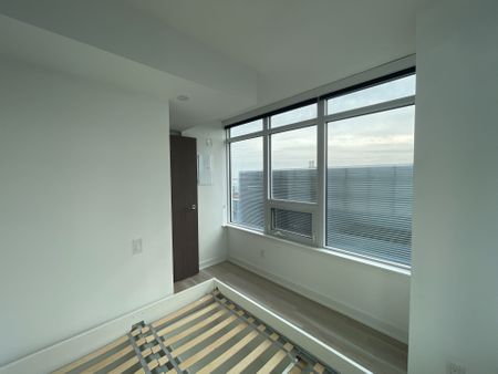 For Lease - 17 BATHURST Street Unit# 1502, Toronto, Ontario - Photo 3