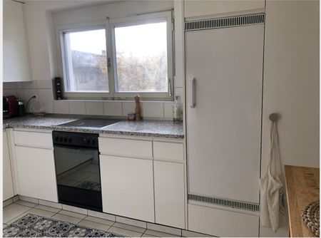 charmante 2.5-Zimmerwohnung zu vermieten - Foto 2