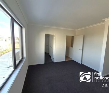 Stylish Multi-Level Home Offering Space, Comfort & Convenience - Photo 3