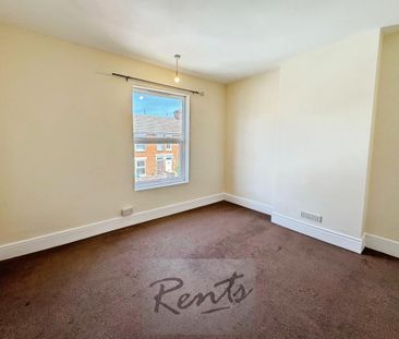 3 bedroom flat to rent - Photo 2