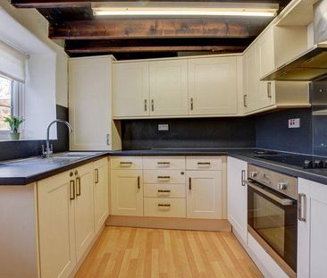 2 bedroom terraced house to rent - Photo 4