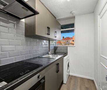 London Road, Mitcham, CR4 - Photo 2