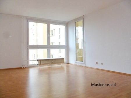 Großzügige Wohnung am Theodor-Heuss-Platz! - Foto 2