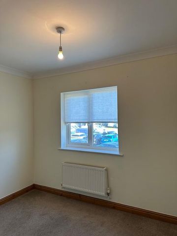 3 bedroom semi-detached house to rent - Photo 5