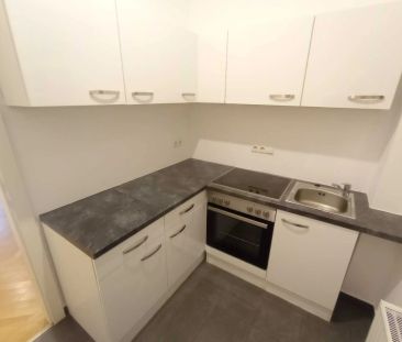 Grünruhelage - sehr helle Stilaltbauwohnung mit Balkon! – 2 er WG g... - Photo 4