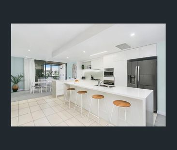 BEAUTIFUL UNIT IN SOUGHT AFTER LOCATION!! - Photo 4