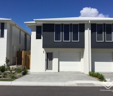 Modern Townhouse for Rent - Photo 6