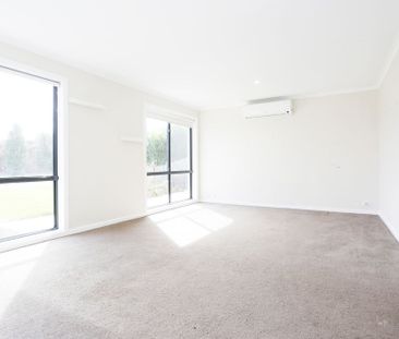 Beautifully positioned 3 bedroom home! - Photo 6