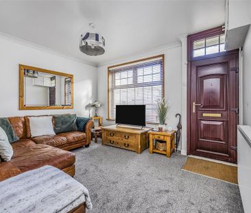 2 bedroom end of terrace house to rent - Photo 4