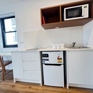 Renovated Furnished Studio - Photo 2