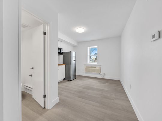 For Lease - 1804 Drouillard Road Unit# 105, Windsor, Ontario - Photo 1