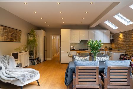 Lambrook Terrace, Hammersmith and Fulham, Fulham, London, SW6 - Photo 2