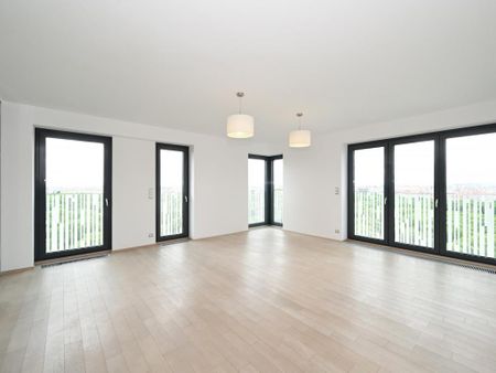 Pronájem bytu 4+kk 120 m2 - Fotografie 2