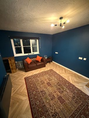 Studio Flat, Captains Palce, SO14 - Photo 1