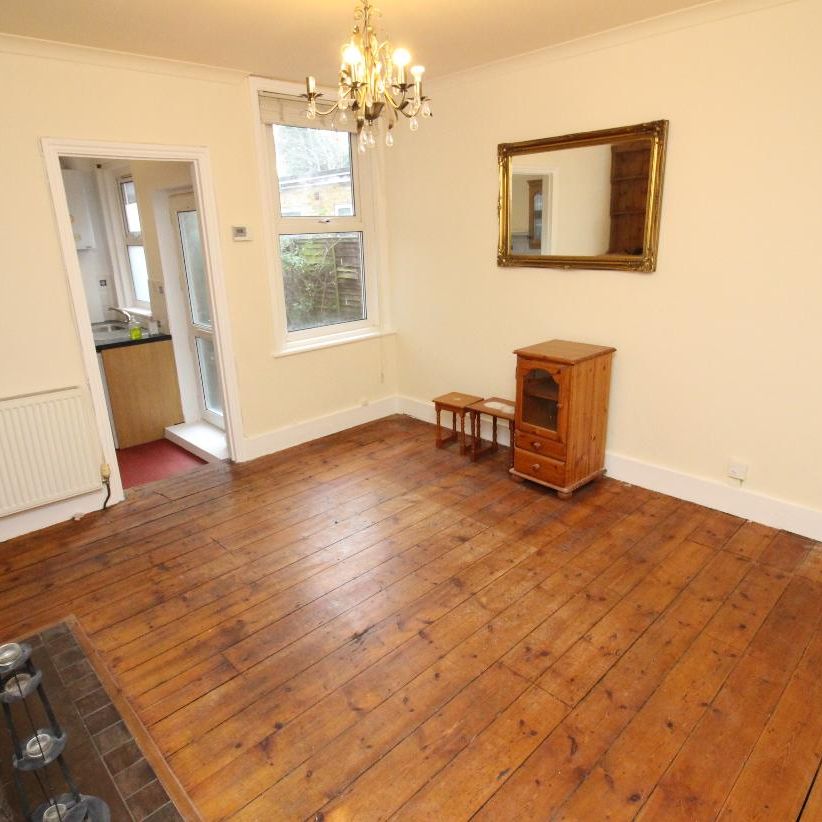 Hook Road, Epsom - Photo 1