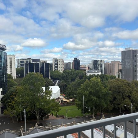 Newly recarpeted - Photo 3