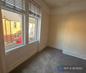 3 bedroom flat to rent - Photo 5