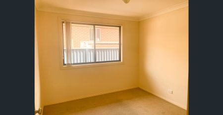 Modern Three Bedroom Home - Photo 3