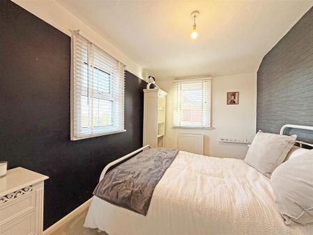 3 bedroom detached house to rent - Photo 3
