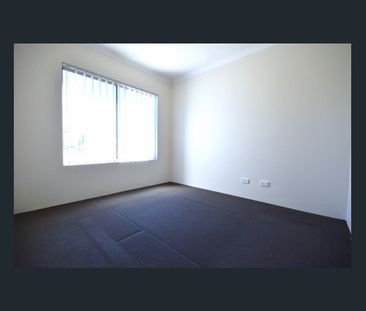 BEAUTIFUL 3x2x2 HOME REPRESENTS GREAT VALUE - Photo 2