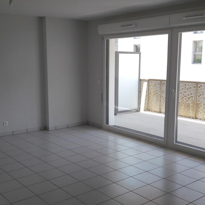location Appartement T3 DE 62.1m² À BORDEAUX - Photo 1