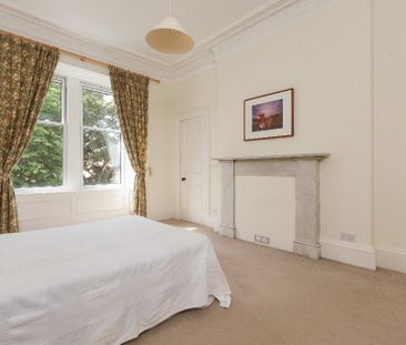 3 bedroom flat to rent - Photo 5