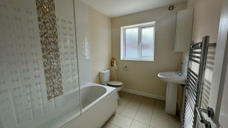 2 bedroom end of terrace house to rent - Photo 5