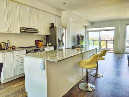 For Lease - 2489 Badger Crescent, Oakville, Ontario - Photo 4