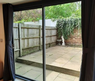 Room in a Shared House, Pallister Terrace, SW15 - Photo 5