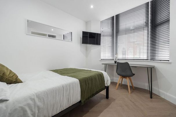 6 bedroom house to rent - Photo 1